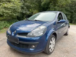 Blau Gebraucht 2007 Renault Clio II Kleinwagen | 2.500 €