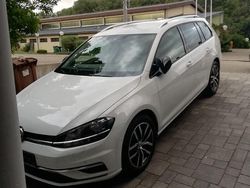 Weiß Gebraucht 2019 VW Golf VII IQ Drive Kombi | 16.500 € (Etwas zu teuer)