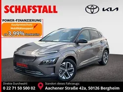 Braun (silky bronze / phantom black / met) Gebraucht 2022 Hyundai Kona Trend SUV | 17.979 € (Guter Preis)