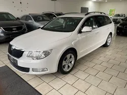 Weiß Gebraucht 2012 Skoda Superb Ambition Kombi | 6.650 € (Fairer Preis)
