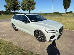 Silber Gebraucht 2021 Volvo V60 R-Design Kombi | 29.490 € (Guter Preis)