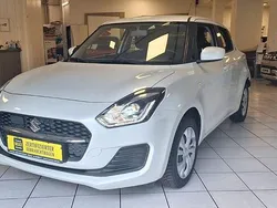Weiß Gebraucht 2021 Suzuki Swift Club Kleinwagen | 12.990 € (Guter Preis)