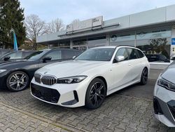 Mineralweiss Gebraucht 2025 BMW 330 M Sport Kombi | 40.950 € (Superpreis)