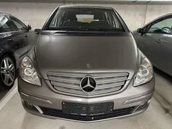 Grau Gebraucht 2006 Mercedes B200 Van / Kleinbus | 3.550 € (Etwas zu teuer)