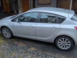 Silber Gebraucht 2013 Opel Astra Edition Limousine | 6.800 € (Fairer Preis)