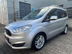 Silber Gebraucht 2017 Ford Tourneo Courier Titanium Van / Kleinbus | 7.980 € (Guter Preis)