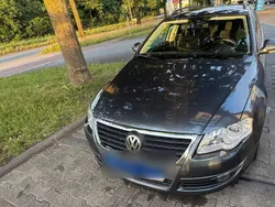 Grau Gebraucht 2010 VW Passat Kombi | 6.000 € (Teuer)