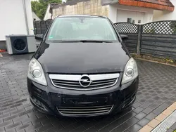 Schwarz Gebraucht 2009 Opel Zafira Van / Kleinbus | 4.000 € (Fairer Preis)