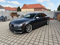 Grau Gebraucht 2017 Audi A4 Sport Limousine | 21.980 € (Teuer)