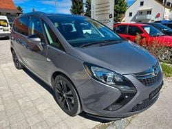 Grau Gebraucht 2016 Opel Zafira Van / Kleinbus | 9.750 € (Fairer Preis)