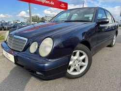 Blau Gebraucht 2001 Mercedes E200 Classic Limousine | 3.490 € (Guter Preis)