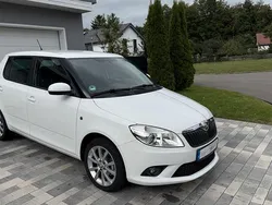 Weiß Gebraucht 2014 Skoda Fabia Ambition Kleinwagen | 6.490 € (Fairer Preis)