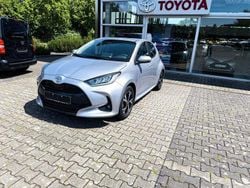 Shimmering silber metallic Neu 2025 Toyota Yaris Hybrid Kleinwagen | 26.980 € (Teuer)