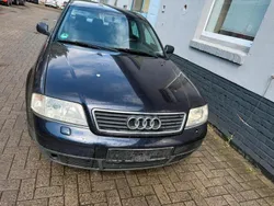 Blau Gebraucht 2002 Audi A6 Limousine | 500 € (Superpreis)