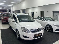 Weiß Gebraucht 2014 Opel Zafira Family Van / Kleinbus | 7.999 € (Etwas zu teuer)