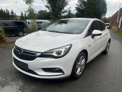 Weiß Gebraucht 2017 Opel Astra Innovation Limousine | 7.600 € (Fairer Preis)