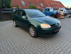 Grün Gebraucht 2007 VW Golf V Comfortline Limousine | 2.000 € (Guter Preis)