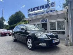 Schwarz Gebraucht 2012 Skoda Octavia Elegance Kombi | 6.800 € (Fairer Preis)