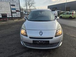 Silber Gebraucht 2010 Renault Scénic III Authentique Van / Kleinbus | 1.990 € (Guter Preis)