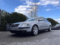 Silber Gebraucht 2002 VW Passat Limousine | 6.700 €