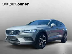 Grau Gebraucht 2024 Volvo V60 Plus Kombi | 44.980 € (Fairer Preis)