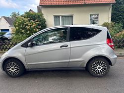 Grau Gebraucht 2007 Mercedes A180 Kombi | 1.300 €