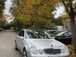 Silber Gebraucht 2002 Mercedes E270 Limousine | 5.000 € (Teuer)