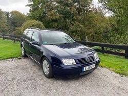 Blau Gebraucht 2000 VW Bora Comfortline Limousine | 2.500 € (Etwas zu teuer)