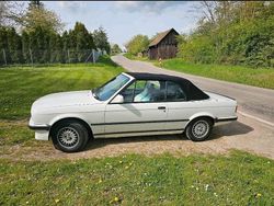 Weiß Gebraucht 1989 BMW 320 Cabriolet Cabrio | 15.800 €