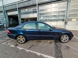 Blau Gebraucht 2003 Mercedes 320 Limousine | 3.200 € (Guter Preis)