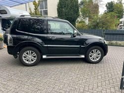 Schwarz Gebraucht 2014 Mitsubishi Pajero Edition SUV | 22.750 € (Teuer)