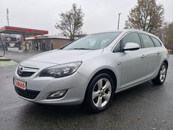 Grau Gebraucht 2012 Opel Astra Sport Kombi | 2.900 € (Fairer Preis)