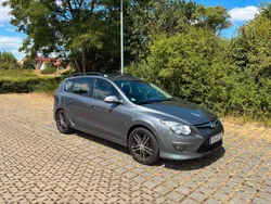 Grau Gebraucht 2012 Hyundai i30 Kombi | 4.300 €