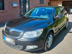 Schwarz Gebraucht 2011 Skoda Octavia Kombi | 5.499 €