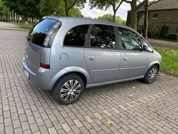 Grau Gebraucht 2006 Opel Meriva Cosmo Van / Kleinbus | 1.200 € (Guter Preis)