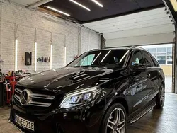 Schwarz Gebraucht 2017 Mercedes GLE350 AMG Kombi | 29.999 €