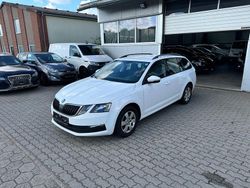Weiß Gebraucht 2017 Skoda Octavia Ambition Kombi | 7.690 € (Superpreis)
