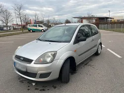 Grau Gebraucht 2006 Ford Fiesta Kleinwagen | 990 €