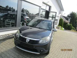 Grau "comete" Gebraucht 2010 Dacia Sandero Stepway Kleinwagen | 2.950 € (Fairer Preis)