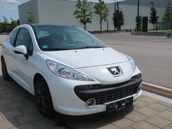 Weiß Gebraucht 2006 Peugeot 207 Sport Kleinwagen | 3.690 € (Etwas zu teuer)
