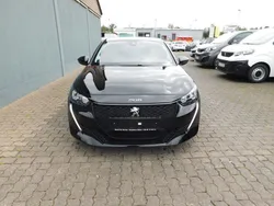 Schwarz Gebraucht 2022 Peugeot e-208 Active Kleinwagen | 25.700 €