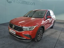 Rot Gebraucht 2021 VW Tiguan Life SUV | 27.730 € (Fairer Preis)