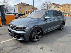 Grau Gebraucht 2020 VW Tiguan Allspace R-line SUV | 35.000 € (Etwas zu teuer)