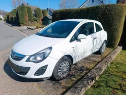 Weiß Gebraucht 2014 Opel Corsa Kleinwagen | 4.200 € (Fairer Preis)