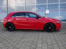 Rot Gebraucht 2019 Mercedes A200 AMG line Limousine | 23.790 € (Fairer Preis)