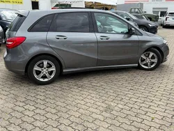 Grau Gebraucht 2013 Mercedes B180 Van / Kleinbus | 5.250 € (Teuer)