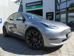 Quicksilver Gebraucht 2024 Tesla Model Y Performance SUV | 43.400 € (Fairer Preis)