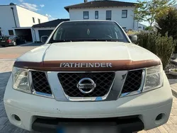 Weiß Gebraucht 2007 Nissan Pathfinder SUV | 5.500 € (Fairer Preis)