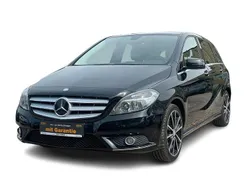 Schwarz Gebraucht 2013 Mercedes B180 Van / Kleinbus | 11.480 € (Fairer Preis)