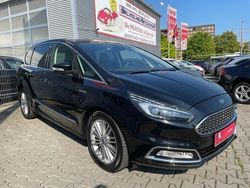 Schwarz metallic Gebraucht 2018 Ford S-MAX Vignale Van / Kleinbus | 27.900 €